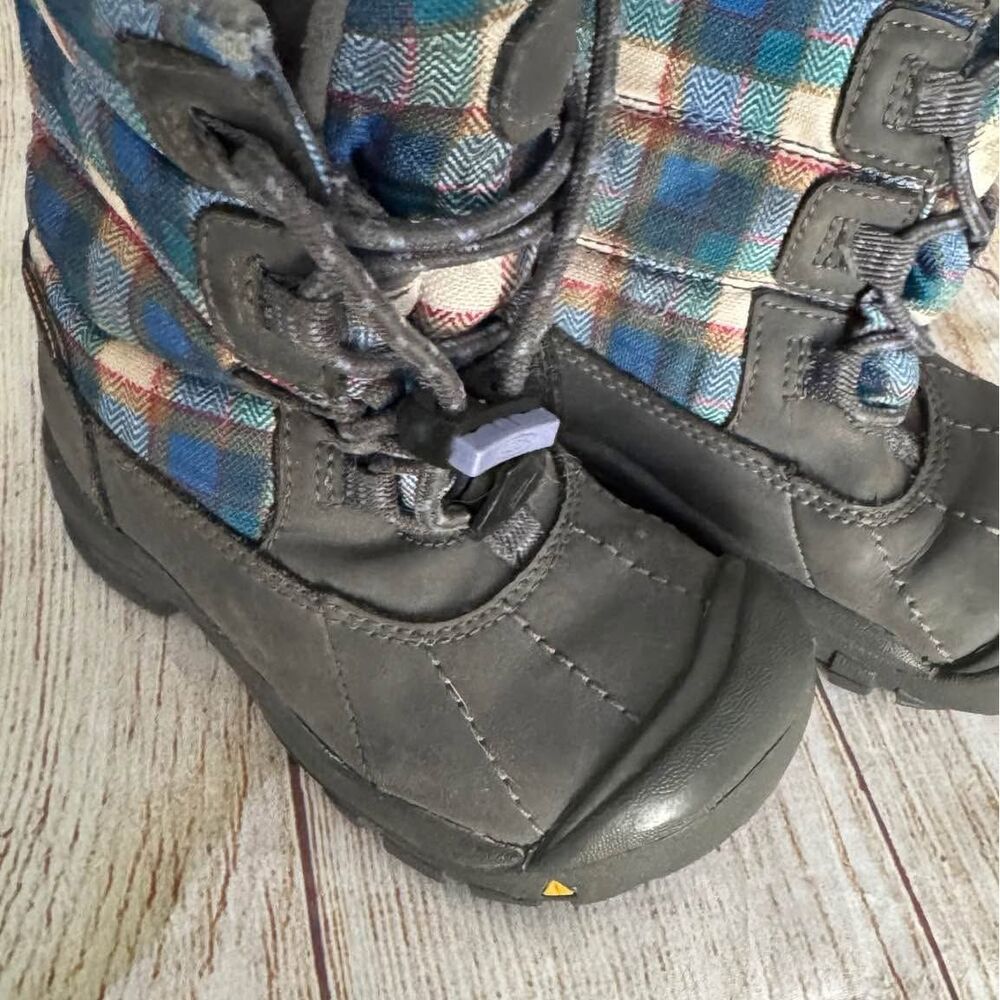 Boys Keen Hiking Boots size 10 GUC